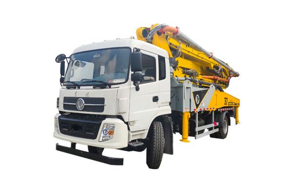 現在在農村市場建房、水利、道路施工的比較多，混凝土的需求量越來越大，所以38米攪拌泵車市場需求越來越大。大部分在城里務工的工友看到了這個市場的商機，都選擇購買38米攪拌泵車回家創業致富。但是小博在此還是給大家提醒下：市場前景雖好，購買依然需謹慎！  攪拌泵車  購機前的注意事項，需考慮做前期市場調查的問題：  1、你是否對設備有足夠的了解，具體施工情況了解嗎?  2、你所在的地方區域，目前房建、水利市場如何，是否有攪拌泵車的需求？  3、你老家的目前商品混凝土的價格？市場需求是否現場攪拌混凝土？  4、市場的前景預期，至少要考慮三到五年？  5、你是否能夠吃苦？雖然38米攪拌泵車提高了效率、節省勞動力，但搞混凝土澆筑這一行，畢竟還是比較辛苦。要做好心理準備。  6、設備操作人員的統籌，需要操作人員4-5名，都需要能吃苦喲！哪里的錢都不好賺。  7、充足的資金準備，購買設備一般在60-120萬之間，雖然廠家會給你提供了融資平臺，但是首付款您還是要準備的。  以上市場調查了解清楚以后再購買攪拌泵車是不是更安心呢，詳細各位把設備買回家，要不了多少就可以回本了~